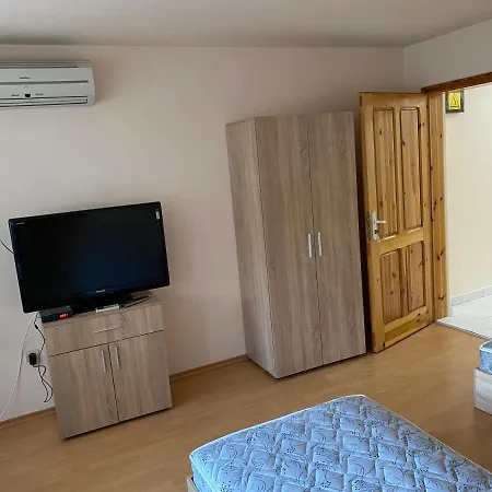 за гости маринови Guest house *