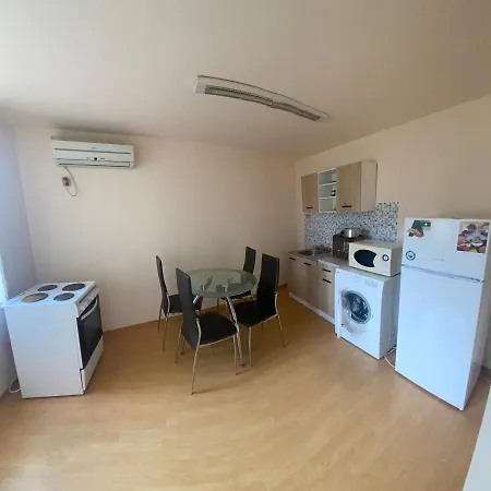 за гости маринови Guest house *
